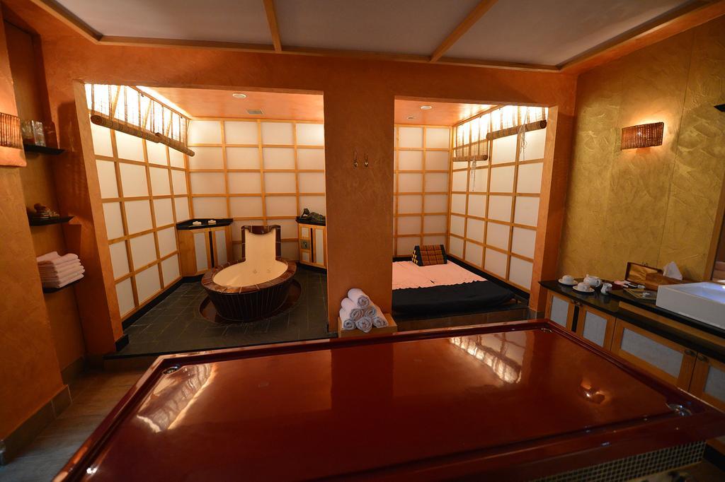 סליאמה Fortina Spa Resort מראה חיצוני תמונה A private onsen