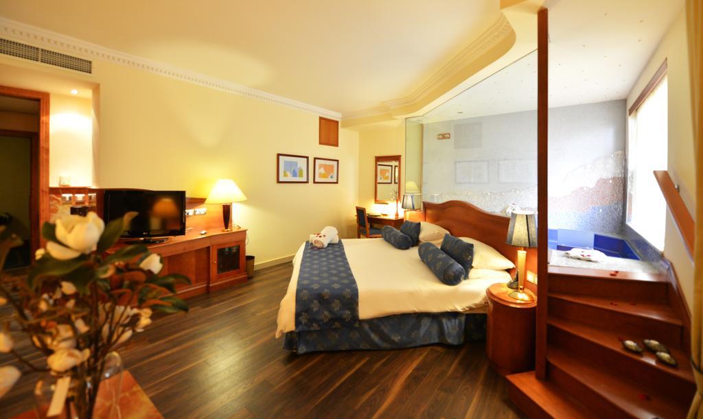סליאמה Fortina Spa Resort מראה חיצוני תמונה A room at the hotel