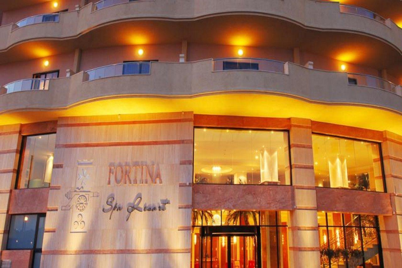 סליאמה Fortina Spa Resort מראה חיצוני תמונה The hotel's entrance