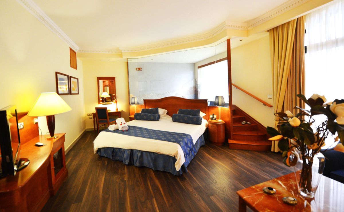 סליאמה Fortina Spa Resort מראה חיצוני תמונה A suite at the hotel