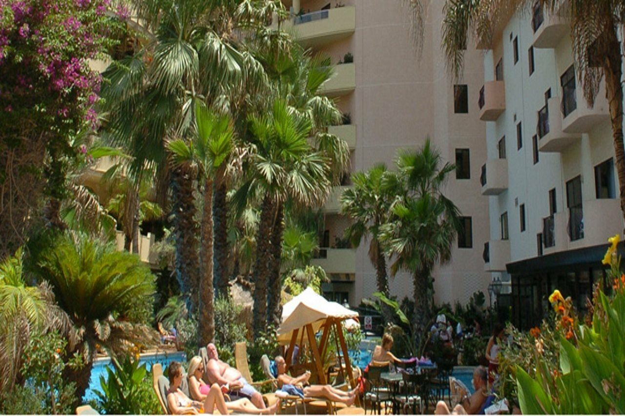 סליאמה Fortina Spa Resort מראה חיצוני תמונה The hotel's pool