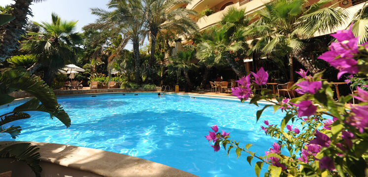 סליאמה Fortina Spa Resort מראה חיצוני תמונה The pool at the hotel